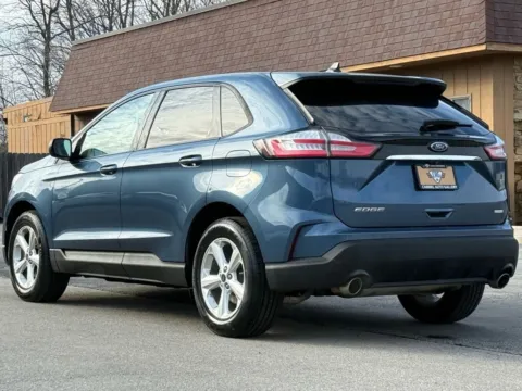 Another view of 2019 Ford Edge SE for sale in Carmel, IN at Carmel Auto Gallery