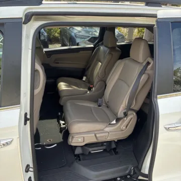 More photos of 2019 Honda Odyssey EX-L at Carmel Auto Gallery, IN