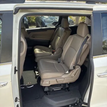 Another view of 2019 Honda Odyssey EX-L for sale in Carmel, IN at Carmel Auto Gallery