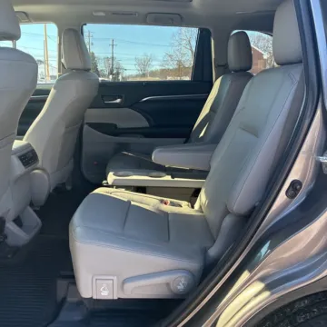 Another view of 2016 Toyota Highlander Hybrid Limited Platinum for sale in Carmel, IN at Carmel Auto Gallery