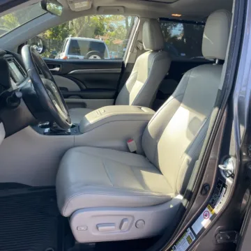 Photos of 2018 Toyota Highlander Limited for sale in Carmel, IN at Carmel Auto Gallery