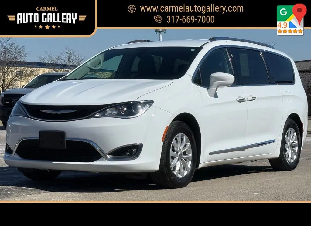 White 2018 Chrysler Pacifica Touring L for sale in Carmel, IN