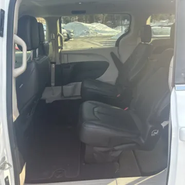 Another view of 2018 Chrysler Pacifica Touring L for sale in Carmel, IN at Carmel Auto Gallery