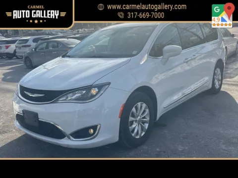 White 2018 Chrysler Pacifica Touring L for sale in Carmel, IN