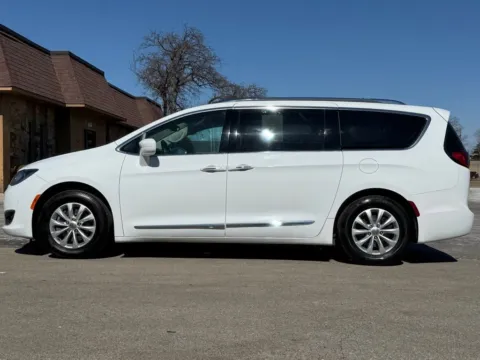 Photos of 2018 Chrysler Pacifica Touring L for sale in Carmel, IN at Carmel Auto Gallery