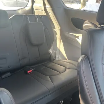 More photos of 2018 Chrysler Pacifica Touring L at Carmel Auto Gallery, IN