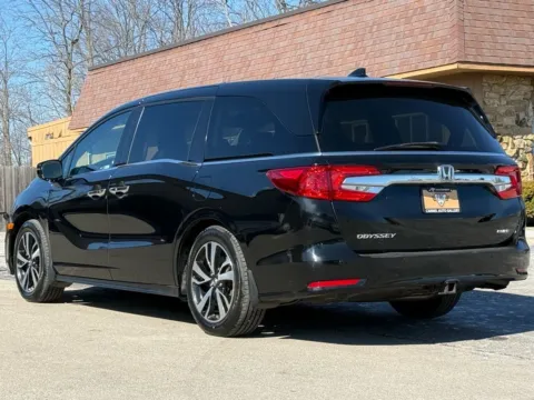Another view of 2019 Honda Odyssey Elite for sale in Carmel, IN at Carmel Auto Gallery