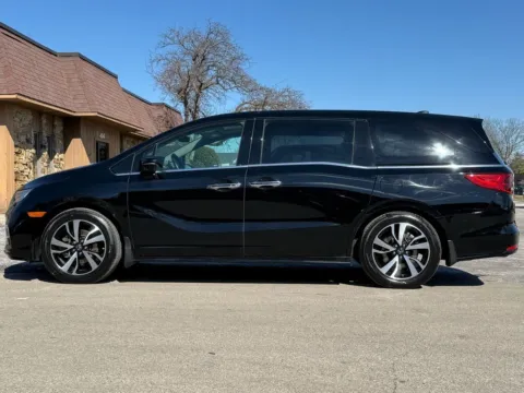 Photos of 2019 Honda Odyssey Elite for sale in Carmel, IN at Carmel Auto Gallery