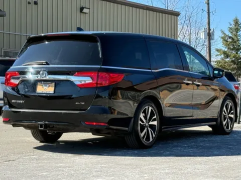 More photos of 2019 Honda Odyssey Elite at Carmel Auto Gallery, IN