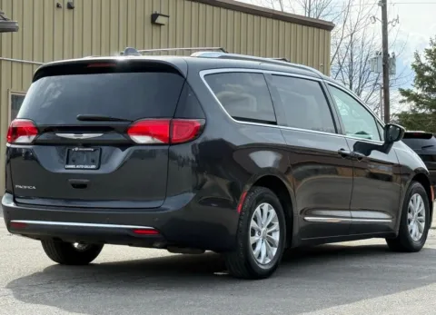 More photos of 2019 Chrysler Pacifica Touring L at Carmel Auto Gallery, IN