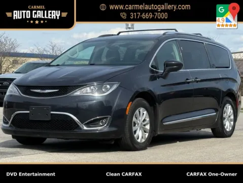 Blue 2019 Chrysler Pacifica Touring L for sale in Carmel, IN