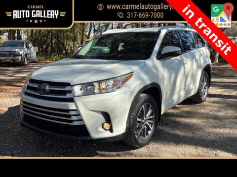 White 2018 Toyota Highlander XLE for sale in Carmel, IN