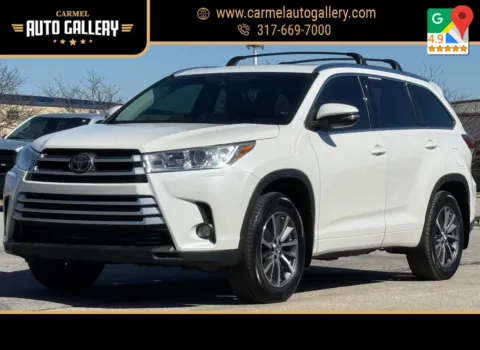 White 2018 Toyota Highlander XLE for sale in Carmel, IN