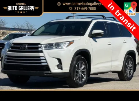 White 2018 Toyota Highlander XLE for sale in Carmel, IN