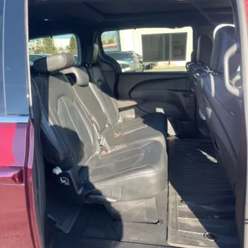 More photos of 2020 Chrysler Pacifica Touring L Plus at Carmel Auto Gallery, IN