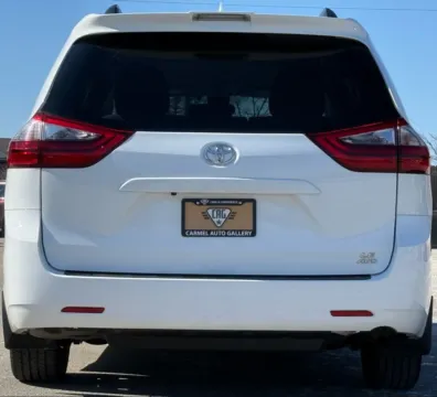 More photos of 2020 Toyota Sienna LE at Carmel Auto Gallery, IN