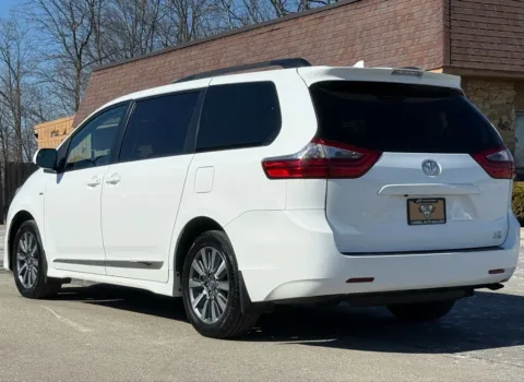 Photos of 2020 Toyota Sienna LE for sale in Carmel, IN at Carmel Auto Gallery