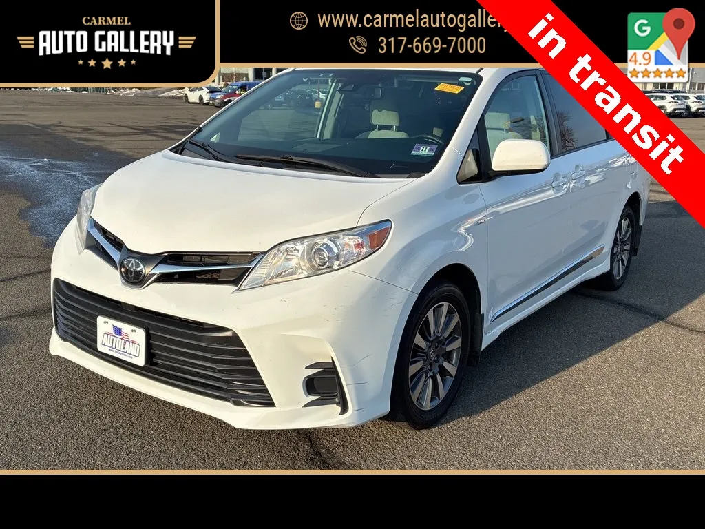 White 2020 Toyota Sienna LE for sale in Carmel, IN