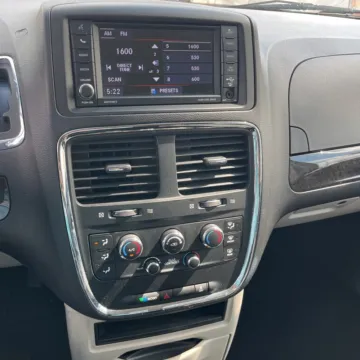 More photos of 2019 Dodge Grand Caravan SE at Carmel Auto Gallery, IN
