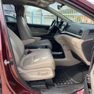 More photos of 2018 Honda Odyssey EX-L at Carmel Auto Gallery, IN