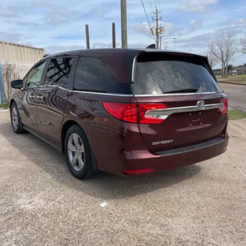 Another view of 2018 Honda Odyssey EX-L for sale in Carmel, IN at Carmel Auto Gallery