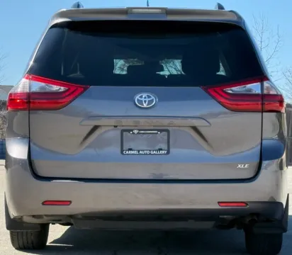 More photos of 2020 Toyota Sienna XLE at Carmel Auto Gallery, IN