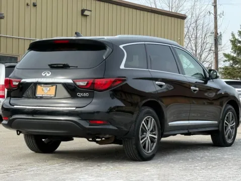 More photos of 2019 INFINITI QX60 LUXE at Carmel Auto Gallery, IN