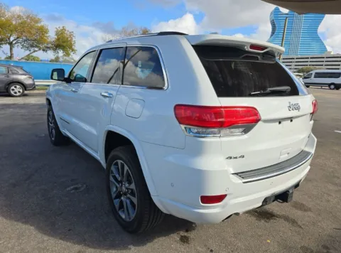 More photos of 2017 Jeep Grand Cherokee Overland at Carmel Auto Gallery, IN