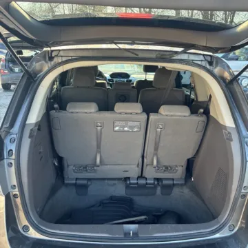 Photos of 2016 Honda Odyssey SE for sale in Carmel, IN at Carmel Auto Gallery