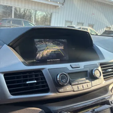 More photos of 2016 Honda Odyssey SE at Carmel Auto Gallery, IN