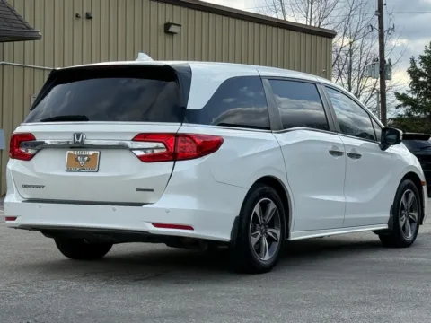 More photos of 2018 Honda Odyssey Touring at Carmel Auto Gallery, IN