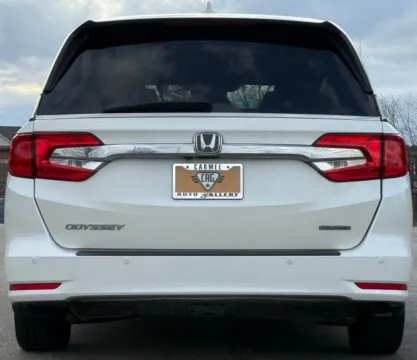 More photos of 2018 Honda Odyssey Touring at Carmel Auto Gallery, IN