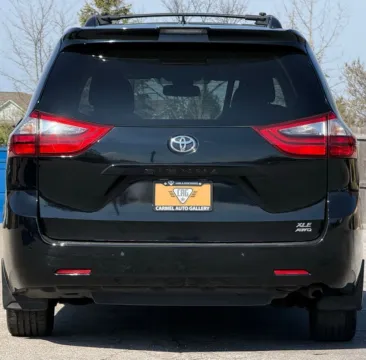More photos of 2020 Toyota Sienna XLE at Carmel Auto Gallery, IN