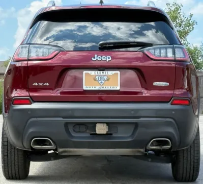 More photos of 2021 Jeep Cherokee Latitude Lux at Carmel Auto Gallery, IN