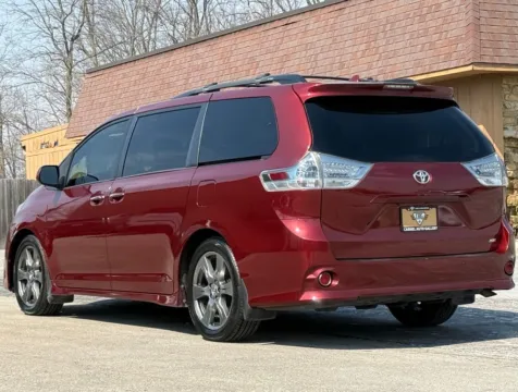 Another view of 2019 Toyota Sienna SE for sale in Carmel, IN at Carmel Auto Gallery
