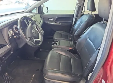 More photos of 2019 Toyota Sienna SE at Carmel Auto Gallery, IN