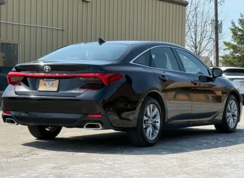 More photos of 2022 Toyota Avalon XLE at Carmel Auto Gallery, IN