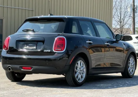 More photos of 2020 MINI Cooper Signature at Carmel Auto Gallery, IN