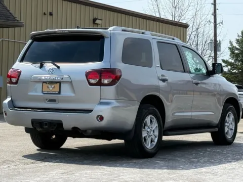 More photos of 2019 Toyota Sequoia SR5 at Carmel Auto Gallery, IN