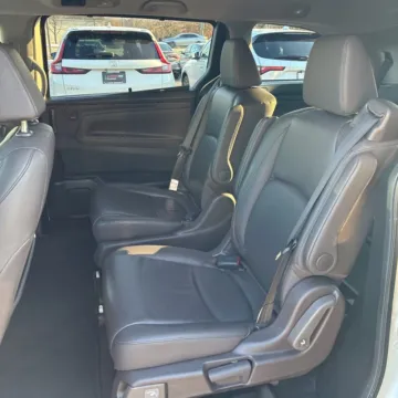 Another view of 2018 Honda Odyssey EX-L for sale in Carmel, IN at Carmel Auto Gallery