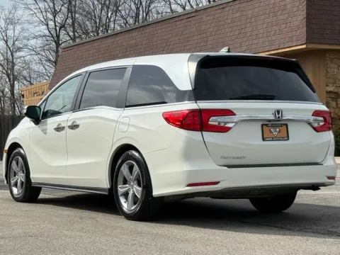 Another view of 2018 Honda Odyssey EX-L for sale in Carmel, IN at Carmel Auto Gallery
