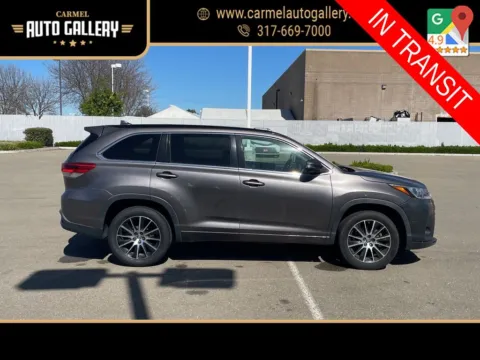 Gray 2017 Toyota Highlander SE for sale in Carmel, IN