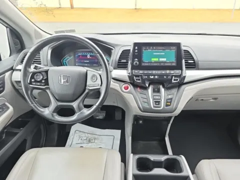 Another view of 2018 Honda Odyssey EX-L for sale in Carmel, IN at Carmel Auto Gallery