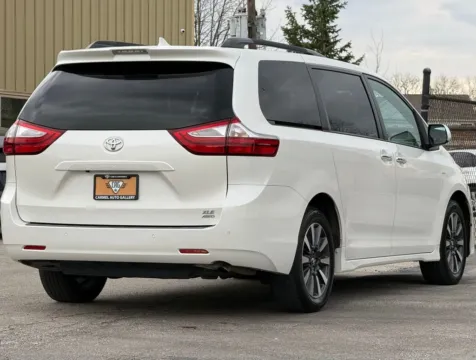 More photos of 2019 Toyota Sienna XLE Premium at Carmel Auto Gallery, IN