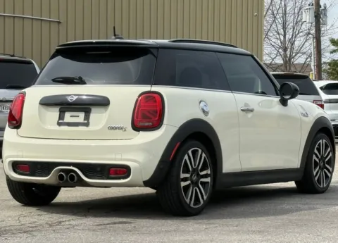 More photos of 2019 MINI Cooper S Signature at Carmel Auto Gallery, IN
