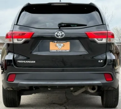 More photos of 2019 Toyota Highlander LE Plus at Carmel Auto Gallery, IN