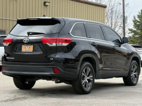 More photos of 2019 Toyota Highlander LE Plus at Carmel Auto Gallery, IN