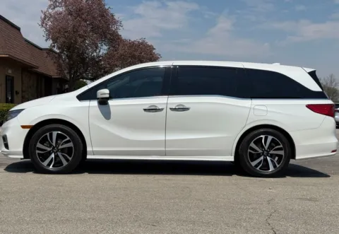 Photos of 2020 Honda Odyssey Elite for sale in Carmel, IN at Carmel Auto Gallery