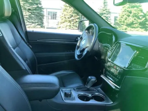 More photos of 2021 Jeep Grand Cherokee 80th Anniversary Edition at Carmel Auto Gallery, IN