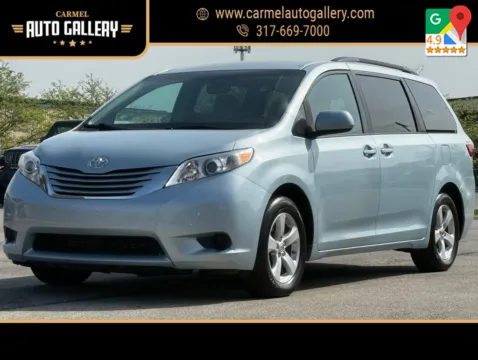 Blue 2017 Toyota Sienna LE for sale in Carmel, IN